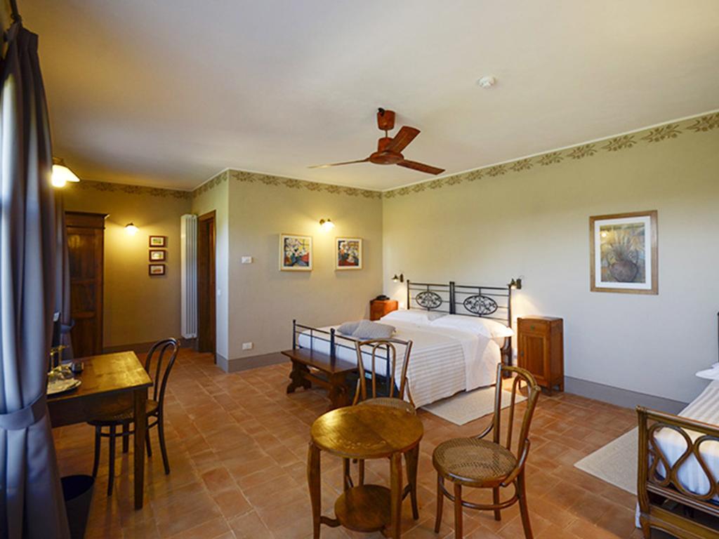 Podere Carceroni Guest House Poggi del Sasso Екстериор снимка