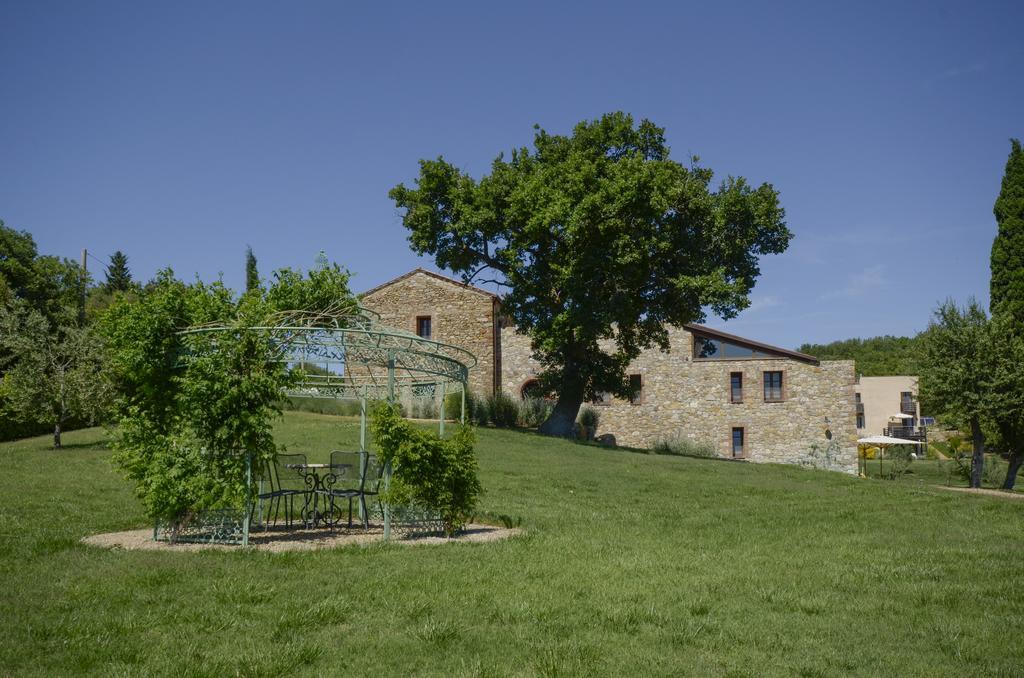 Podere Carceroni Guest House Poggi del Sasso Екстериор снимка